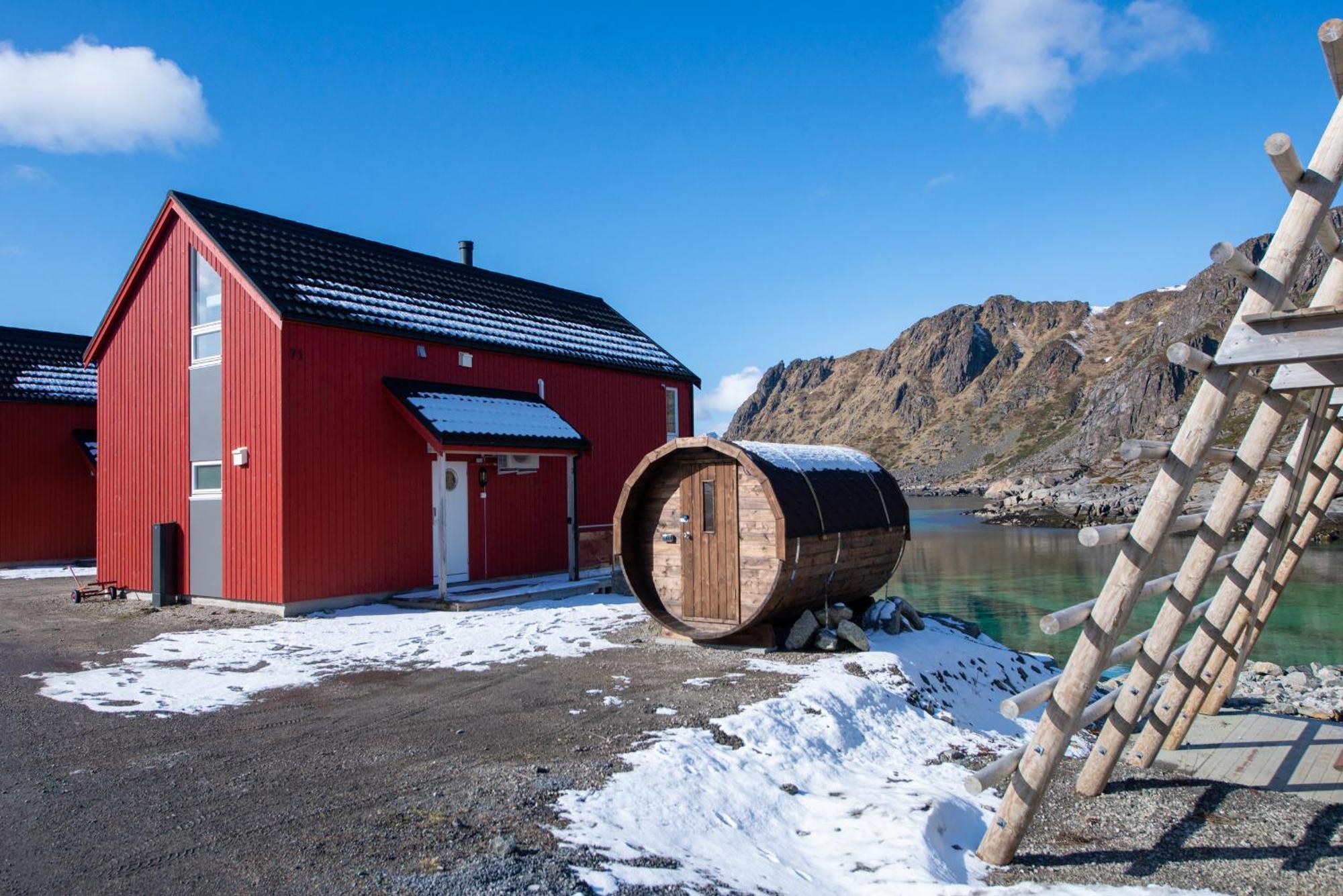 Lofoten Waterfront Luxury Lodge 발스타드 외부 사진