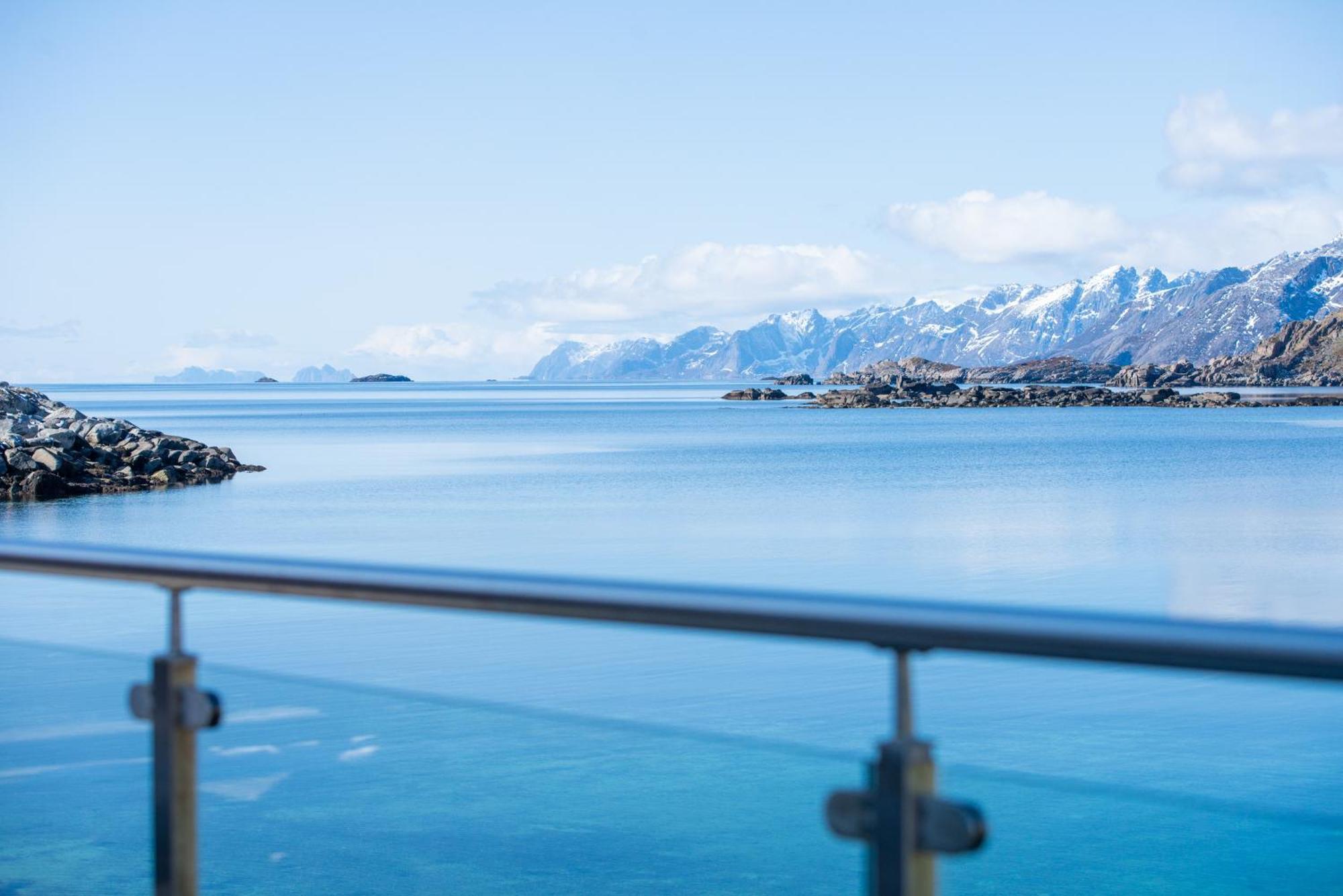 Lofoten Waterfront Luxury Lodge 발스타드 외부 사진